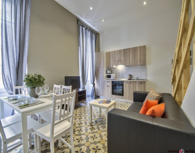 Living Valletta - Duplex 2-bedroom